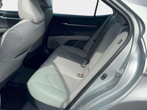 Certified 2021 Toyota Camry XLE FWD image 13