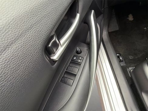 Used 2022 Toyota Corolla SE image 6
