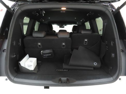 Used 2025 Nissan Armada PRO-4X image 22