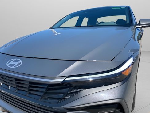 Certified 2024 Hyundai Elantra SEL image 4