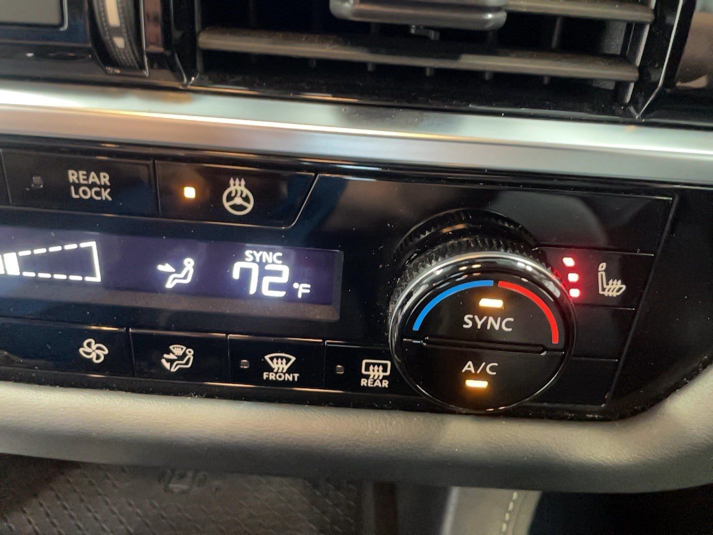 Used 2023 Nissan Pathfinder SL w/ SL Premium Package AWD/4WD image 12
