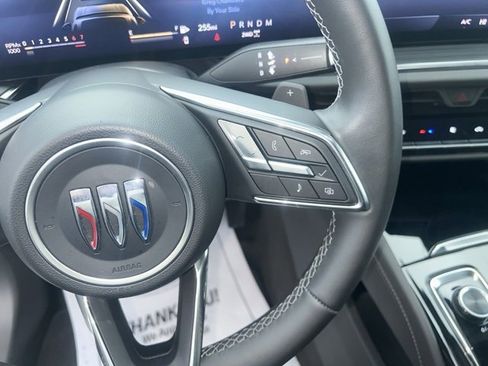 Used 2025 Buick Envision Preferred image 17