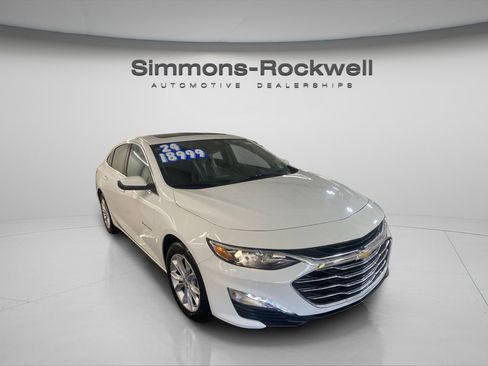 Used 2024 Chevrolet Malibu LT image 3
