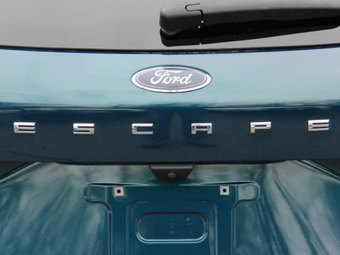 Used 2020 Ford Escape SE Sport image 9