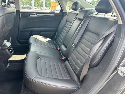 Used 2016 Ford Fusion SE w/ Equipment Group 502A FWD image 16