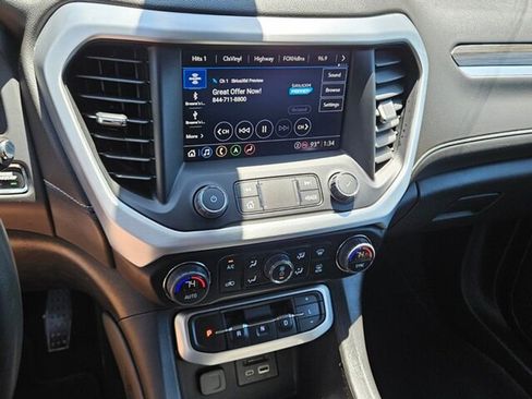 Used 2023 GMC Acadia SLT w/ Elevation Edition image 23
