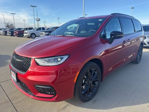 New 2026 Chrysler Pacifica Select w/ S Appearance Package FWD image 27