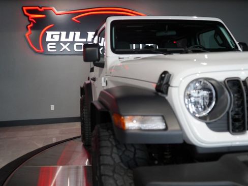 Used 2024 Jeep Wrangler Sport image 17