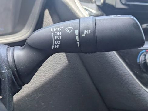 Used 2020 Toyota Corolla LE FWD image 25