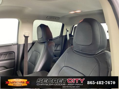 Used 2022 GMC Canyon Denali image 9