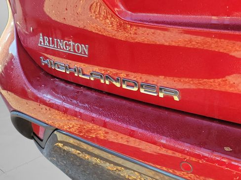 Used 2023 Toyota Highlander Limited image 21