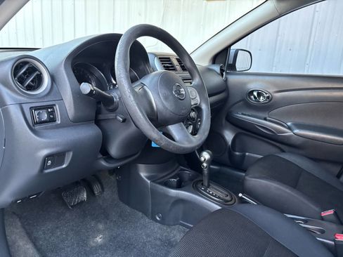 Used 2013 Nissan Versa SV image 11