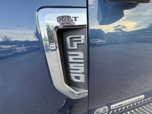 Used 2017 Ford F250 XLT w/ XLT Value Package image 31