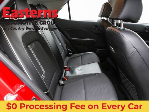 Used 2023 Hyundai Venue Limited FWD image 25