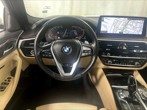 Used 2022 BMW 530i xDrive w/ Premium Package image 16