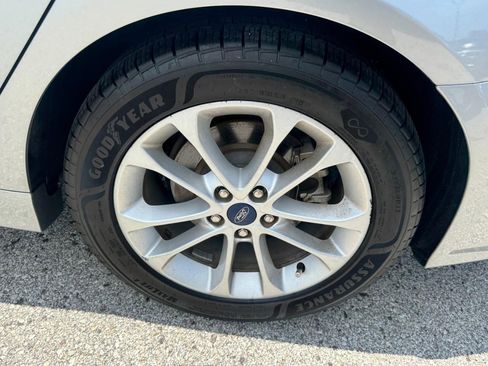 Used 2020 Ford Fusion SE FWD image 7