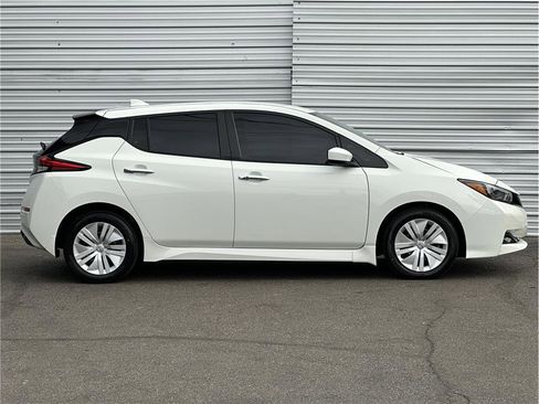 Used 2024 Nissan Leaf S image 9