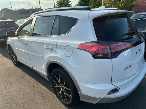 Used 2016 Toyota RAV4 SE w/ Advanced Technology Package FWD image 3