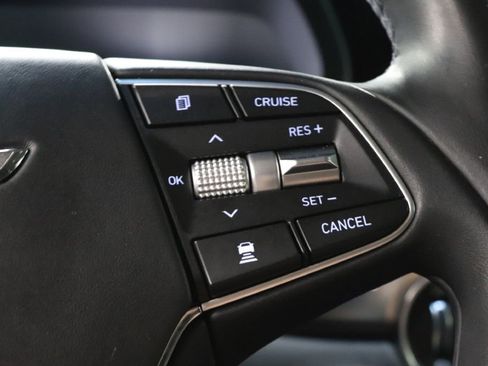 Used 2020 Genesis G90 3.3T Premium image 12