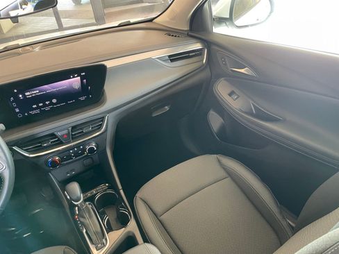 Used 2025 Buick Encore GX Preferred image 35