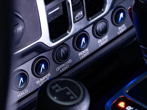 Used 2025 Jeep Wrangler Unlimited Sport AWD/4WD image 38
