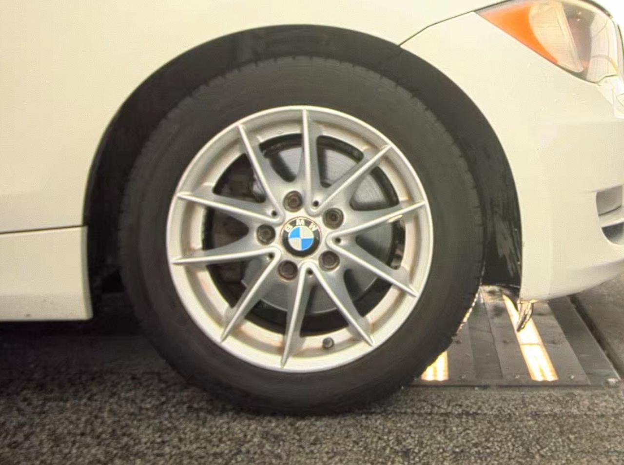 Used 2011 BMW 128i Convertible RWD image 7
