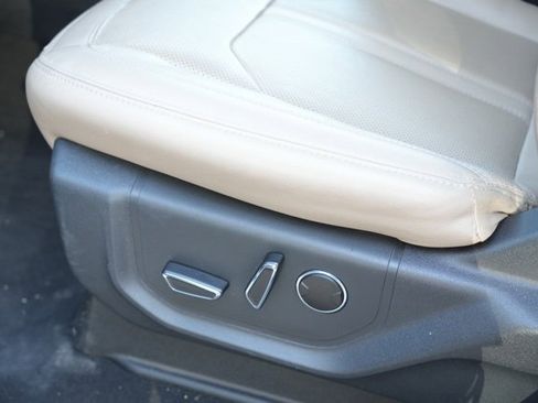 Used 2024 Ford Expedition Max Limited image 19