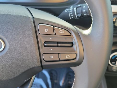 Certified 2024 Hyundai Venue Limited image 19