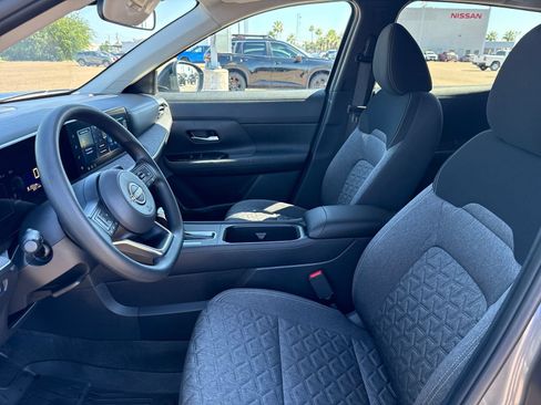 Used 2026 Nissan Kicks SV w/ SV Premium Package FWD image 9