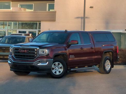 Used 2017 GMC Sierra 1500 SLE image 1