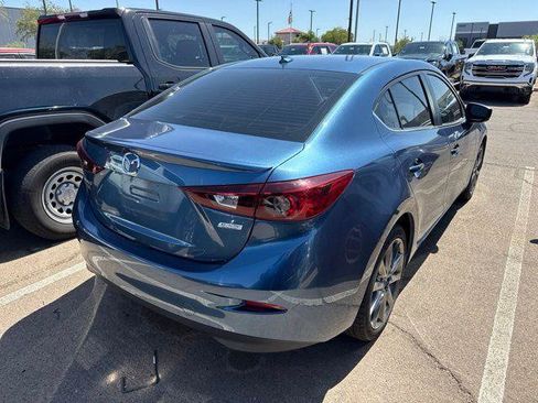 Used 2018 MAZDA MAZDA3 Touring FWD image 3