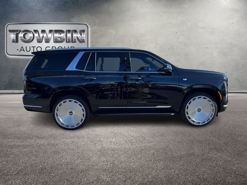 Used 2025 Cadillac Escalade Premium Luxury AWD/4WD image 3