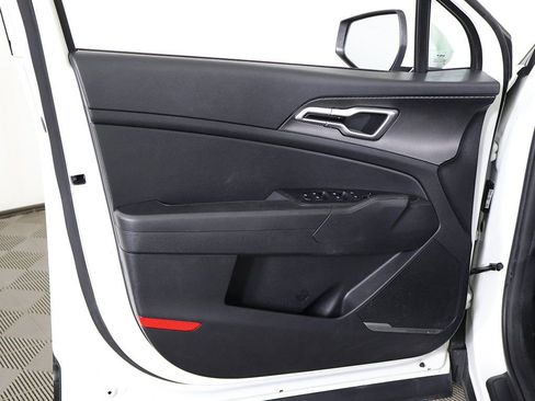 Used 2024 Kia Sportage LX image 20