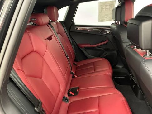 Used 2023 Porsche Macan AWD/4WD image 16