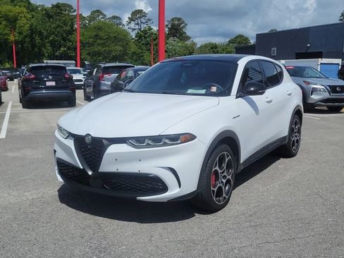 Used 2024 Alfa Romeo Tonale Veloce AWD/4WD image 5