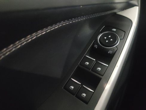 Used 2023 Ford Explorer XLT image 27