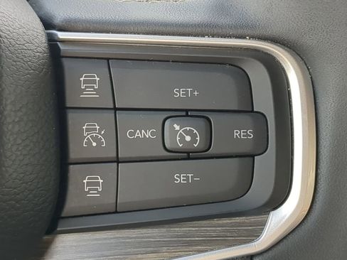 Used 2024 Jeep Wagoneer Series III image 27