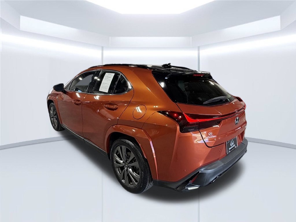 Used 2023 Lexus UX 250h F Sport FWD image 5