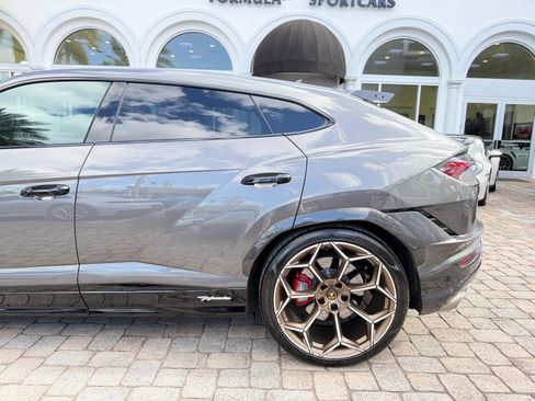 Used 2024 Lamborghini Urus Performante AWD/4WD image 29