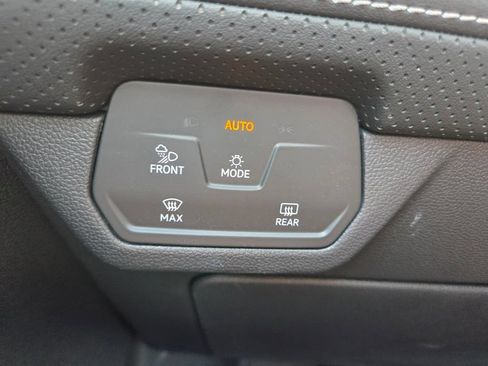Used 2026 Volkswagen Atlas SE w/ Panoramic Sunroof Package FWD image 11