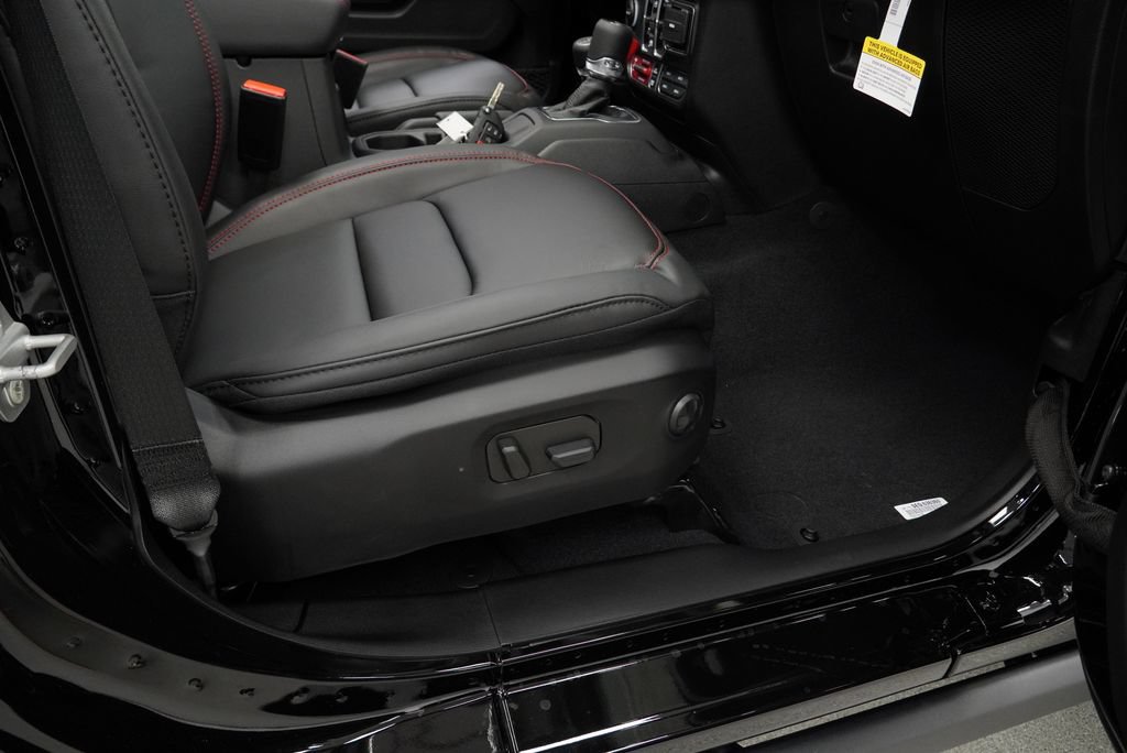 New 2026 Jeep Wrangler Unlimited Rubicon AWD/4WD image 36