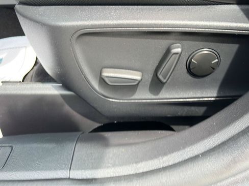 Used 2025 Ford Escape ST-Line Select AWD/4WD image 24
