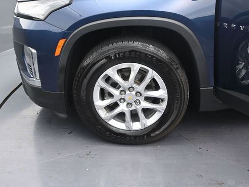 Used 2023 Chevrolet Traverse LS FWD image 12