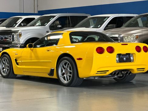 Used 2004 Chevrolet Corvette Z06 w/ Memory Package RWD image 6