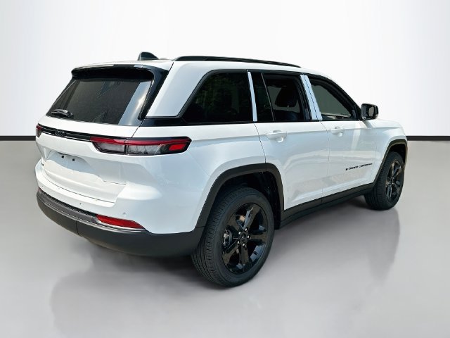 New 2026 Jeep Grand Cherokee Limited w/ Limited Altitude Package AWD/4WD image 5