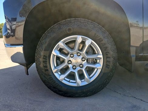 Used 2024 Chevrolet Silverado 1500 LT w/ Protection Package AWD/4WD image 6