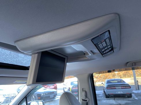 Used 2017 Honda Pilot Touring image 12