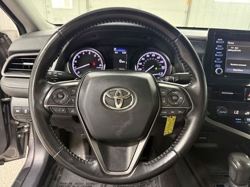 Used 2021 Toyota Camry SE FWD image 16