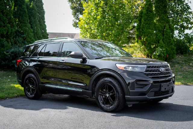 Used 2020 Ford Explorer XLT RWD image 3