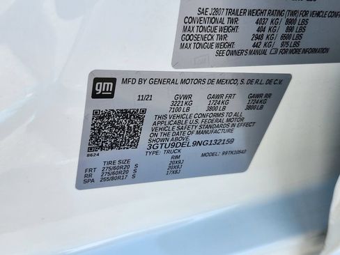 Used 2022 GMC Sierra 1500 SLT w/ SLT Premium Plus Package AWD/4WD image 28